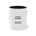 Farbige Tasse der Inneren Medizin mit eigenem Text
